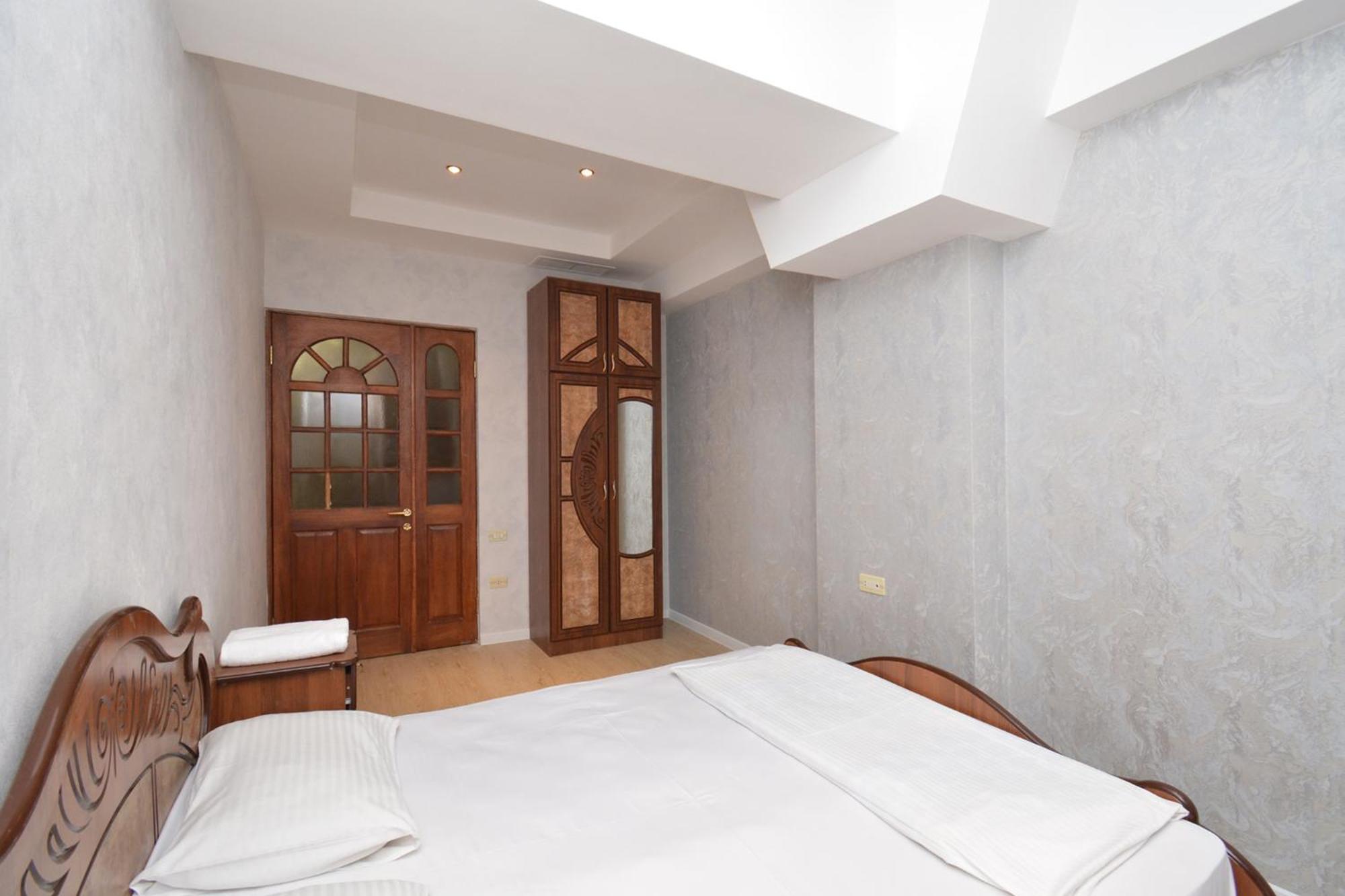 Apartment In Abovyan Street, Erivan Exterior foto
